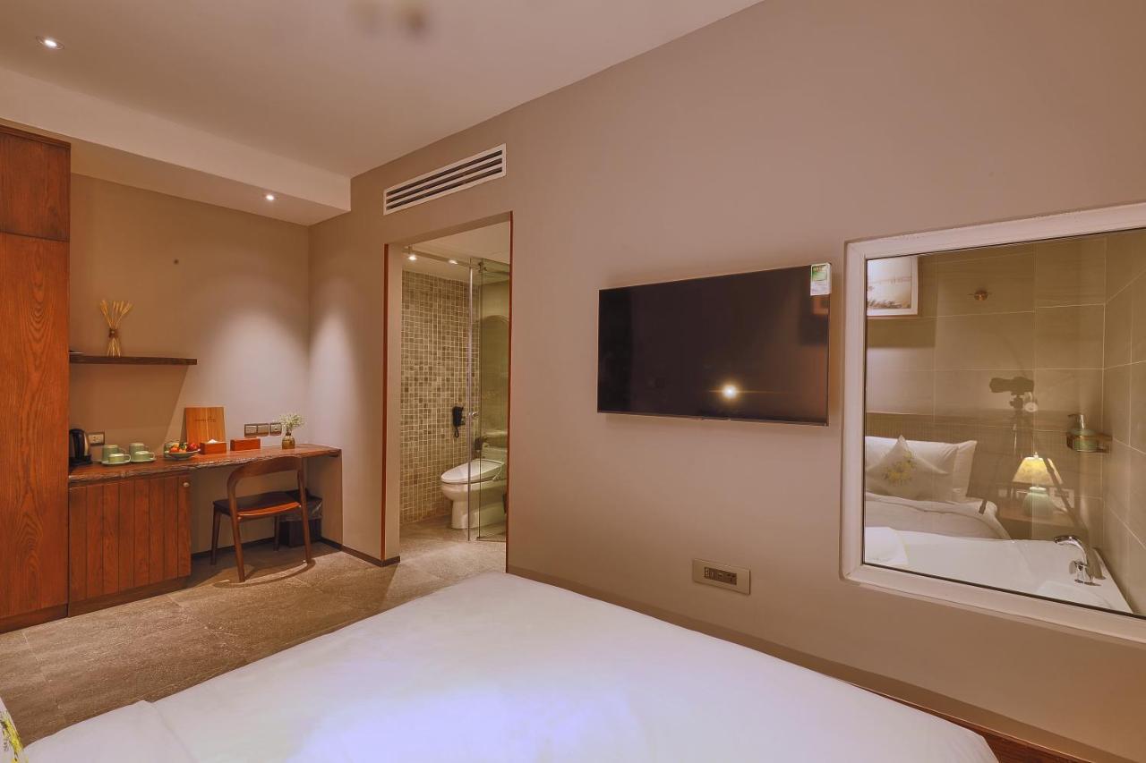 Cherry Boutique Hotel Ho Chi Minh City Exterior photo