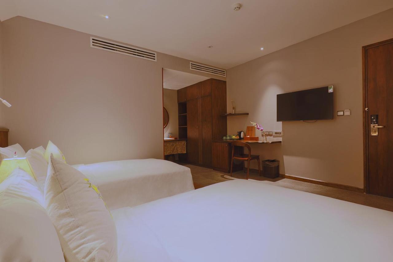 Cherry Boutique Hotel Ho Chi Minh City Exterior photo